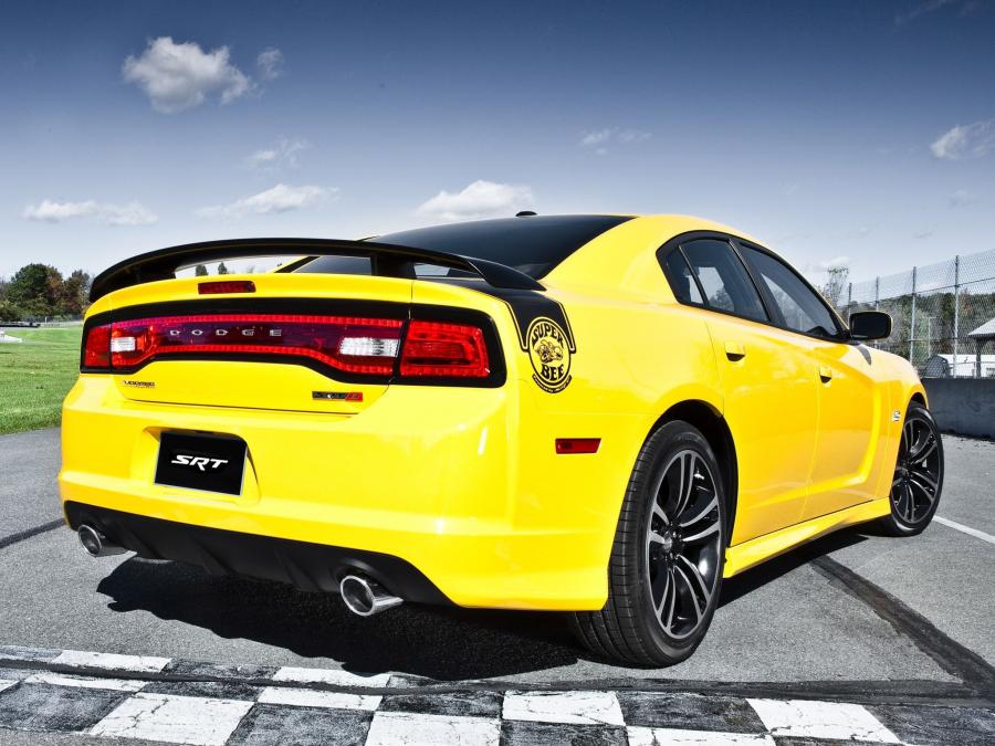  Dodge Charger SRT8 Super Bee 2012 года  (фото 33 из 39)
